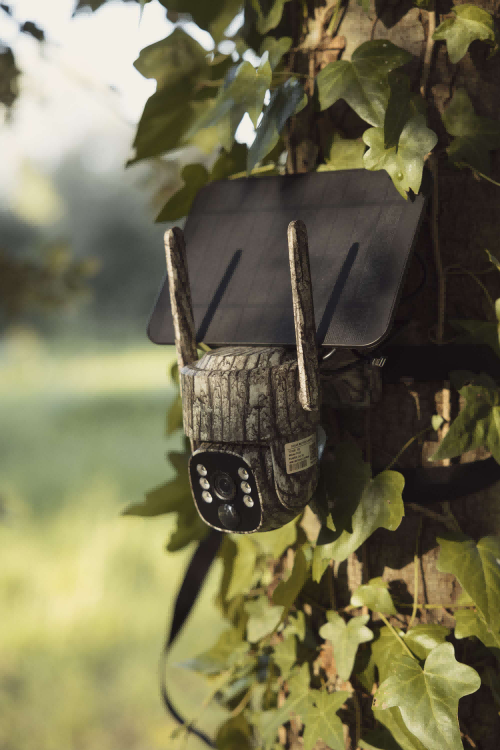 Built-in 4G LTE — Watch Live from Anywhere